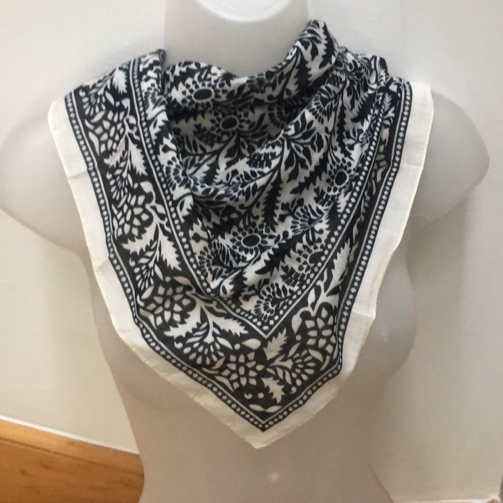 GAP Whimsical Pattern in timeless Black and White Bandana Scarf Cotton